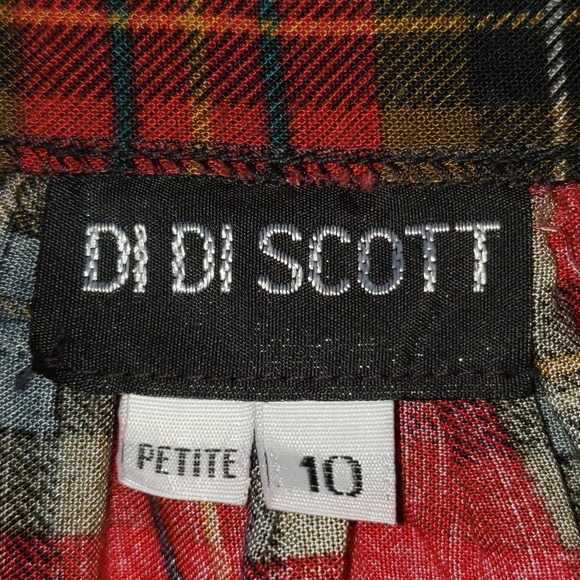 Di Di Scott Pettie 10 Skit - Picture 6 of 8